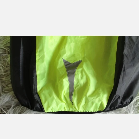 Hilton Wear Cycling Running Reflective lightweight rain jacket breathable Large - Picture 4 of 5